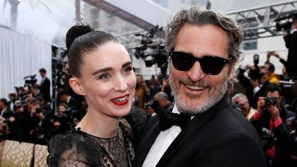 Joaquin Phoenix y Rooney Mara esperan su primer hijo ( REUTERS)