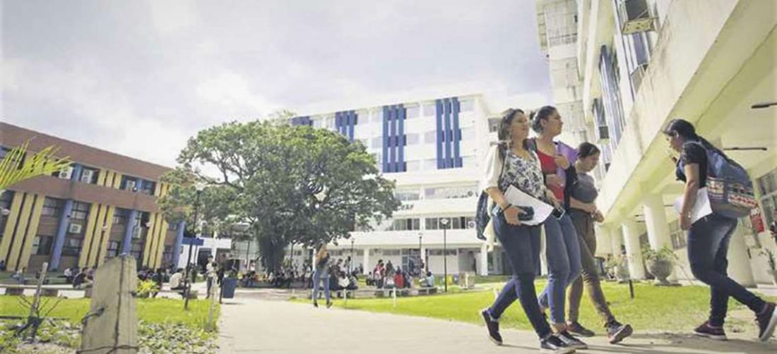 La universidad tiene en sus planes normalizar el retorno a las aulas