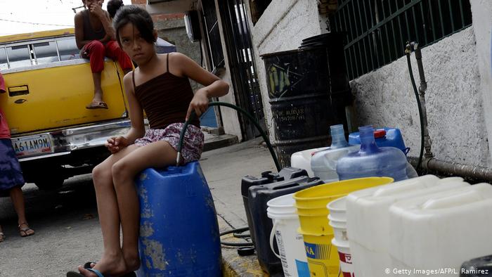 Faltan recursos humanos para mejorar el abastecimiento de agua en Venezuela, según José María de Viana.