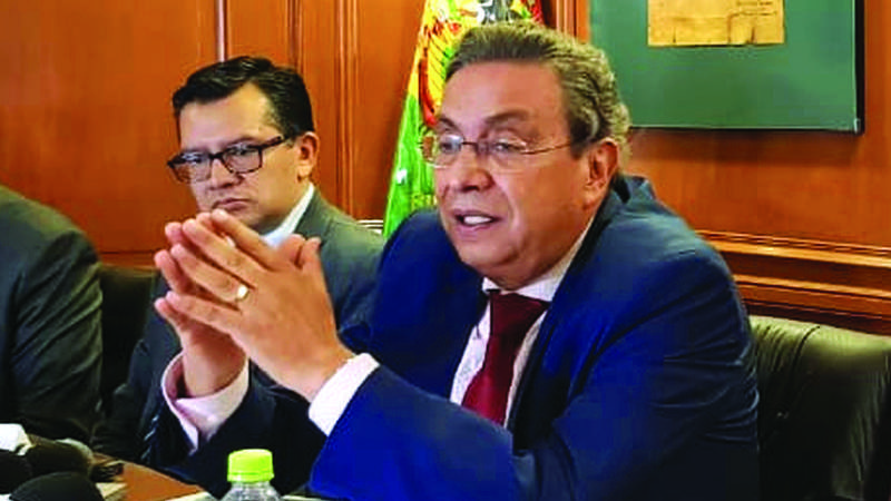 Gobierno postergará el pago del IUE y se reprogramarán deudas