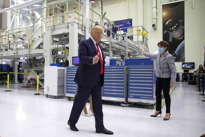 Donald y Melania Trump acudieron el miércoles al lanzamiento frustrado y hoy también estarán presentes