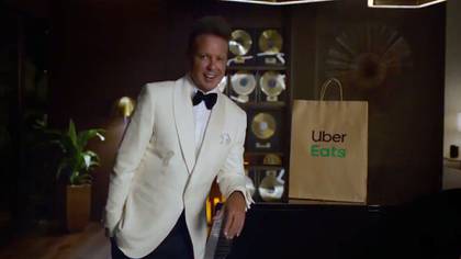 Luis Miguel apareció recientemente en un comercial de Uber Eats y causó polémica por su aspecto (Foto: Captura de pantalla)