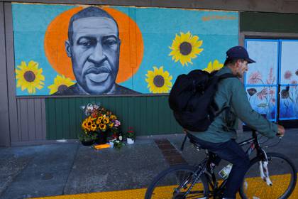 El asesinato de George Floyd a manos de un policía, disparó manifestaciones a lo largo del país (Foto: REUTERS/Mike Blake)