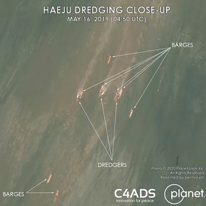 Las imágenes satelitales que muestran los barcos en la bahía de Haeju (C4ADS)