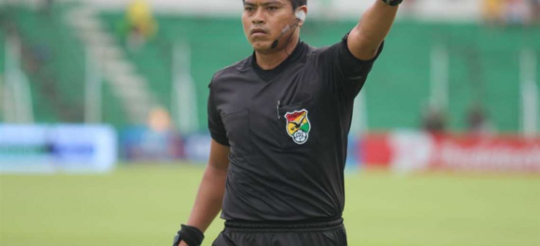 Rafael Subirana quiere llegar lo más lejos posible en el arbitraje. Tiene 32 años. Es cruceño. Foto: EL DEBER