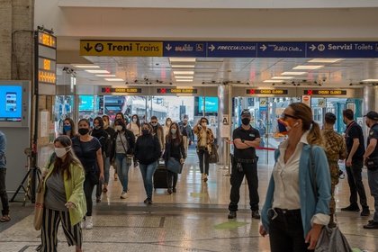 Algunas actividades comerciales se restablecieron en Europa, con los cuidados necesarios - EFE 
