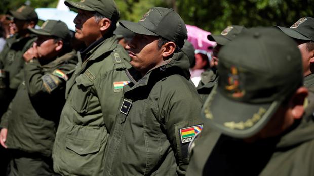 La presidenta interina de Bolivia da inmunidad al Ejército ante ...