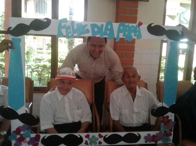 Diputado Dorado realizó agasajo en asilo de ancianos por el Día del Padre –  