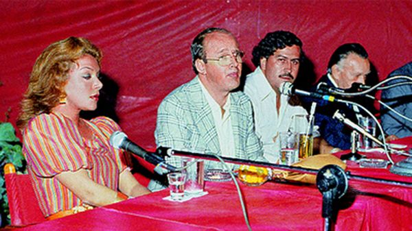 Reinas de belleza, niñas vírgenes y famosas de televisión: las amantes  secretas de Pablo Escobar – 