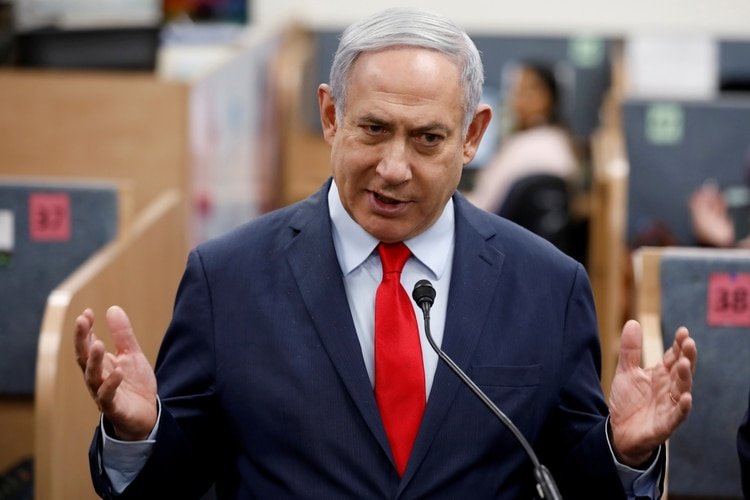 Benjamin Netanyahu ingresó en cuarentena luego de que un miembro de su